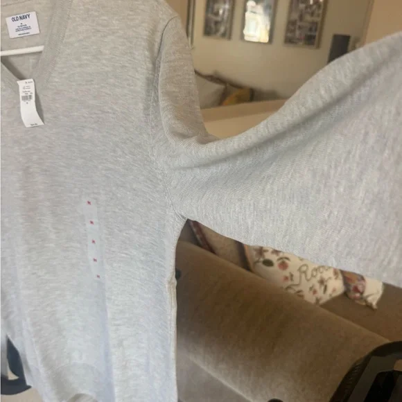 Men’s Old Navy Gray V-Neck Sweater Classic Knit NWT cotton - Picture 5 of 7